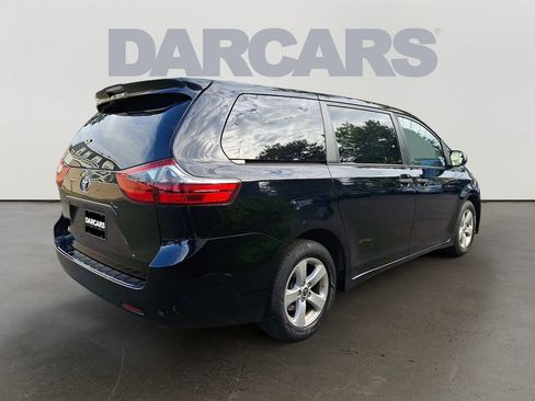 Used 2020 Toyota Sienna L image 6