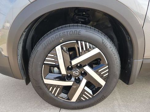 Certified 2025 Nissan Kicks SV image 29