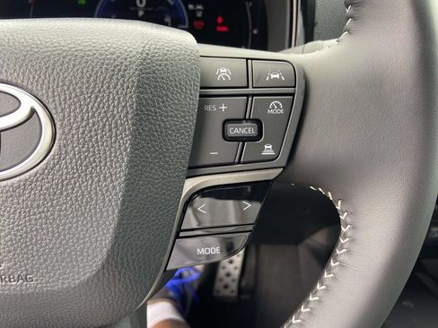 Used 2026 Toyota Camry SE w/ Convenience Package FWD image 34