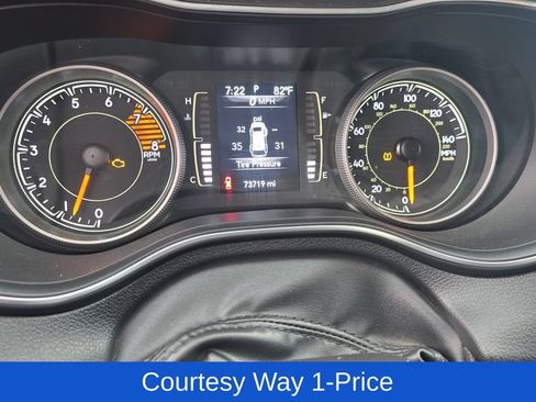 Used 2019 Jeep Cherokee Latitude Plus AWD/4WD image 13