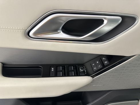 Used 2020 Land Rover Range Rover Velar R-Dynamic HSE image 11