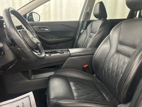 Used 2021 Nissan Rogue Platinum image 9