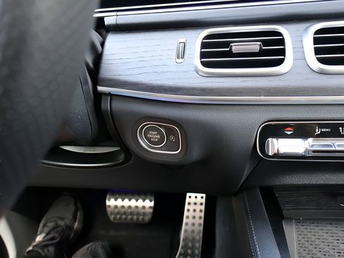 New 2026 Mercedes-Benz GLS 450 4MATIC image 29