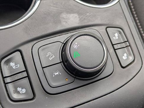 Used 2022 GMC Terrain SLE w/ Driver Convenience Package FWD image 7