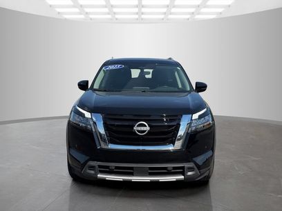 Used 2025 Nissan Pathfinder SL