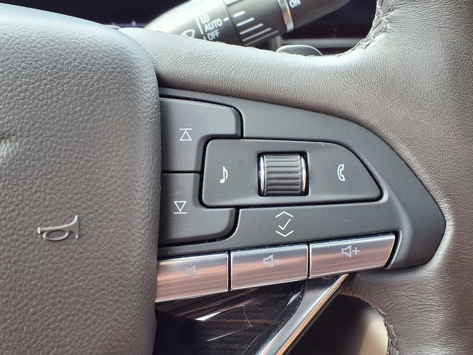 Used 2024 Cadillac Escalade Sport w/ LPO, ONYX Package AWD/4WD image 29