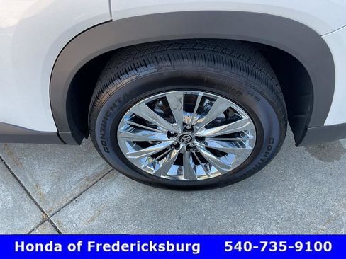 Used 2025 Toyota Grand Highlander AWD image 11