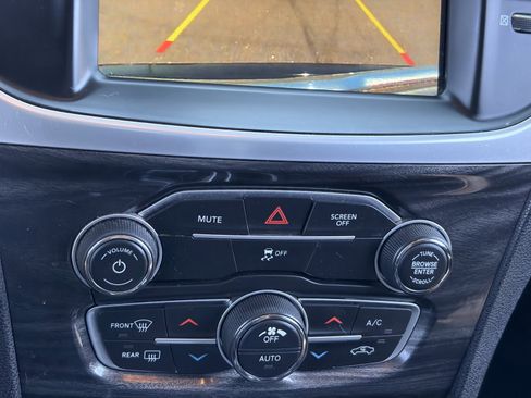 Used 2019 Chrysler 300 Touring w/ Sport Appearance Package RWD image 22