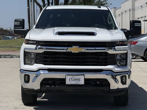 Used 2025 Chevrolet Silverado 2500 LT w/ Convenience Package AWD/4WD image 9
