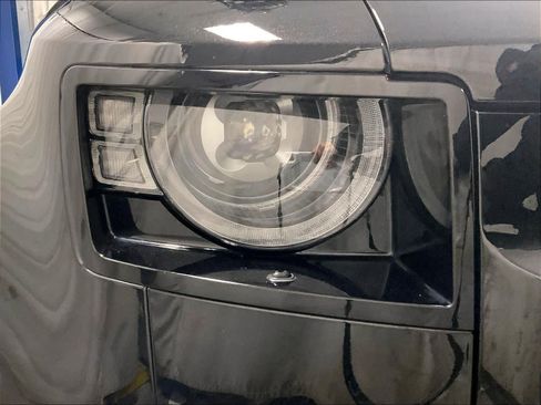 Used 2025 Land Rover Defender 110 S image 34