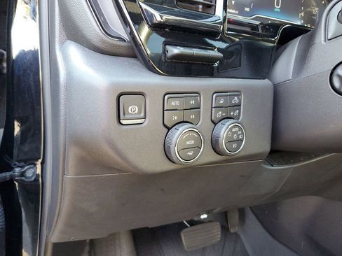 Used 2024 Chevrolet Silverado 1500 ZR2 image 17