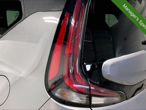 Used 2025 Kia Soul LX FWD image 35