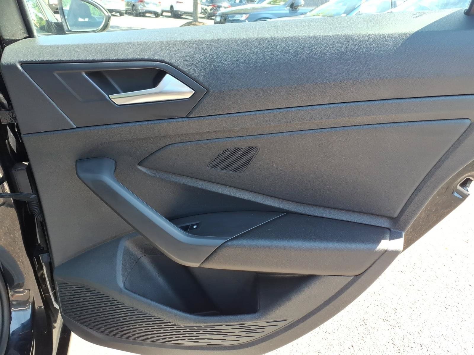 Certified 2023 Volkswagen Jetta SE w/ Panoramic Sunroof Package FWD image 7
