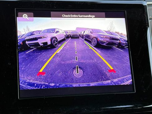 New 2025 Jeep Grand Cherokee 4WD image 14