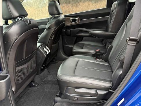 Used 2021 Kia Sorento EX w/ Panoramic Sunroof Package AWD/4WD image 8