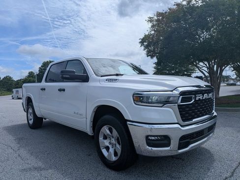 Used 2025 RAM 1500 Big Horn AWD/4WD image 2