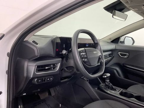 Used 2025 Kia K4 FWD image 12