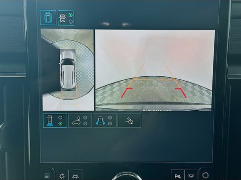 Used 2025 GMC Acadia Elevation image 23