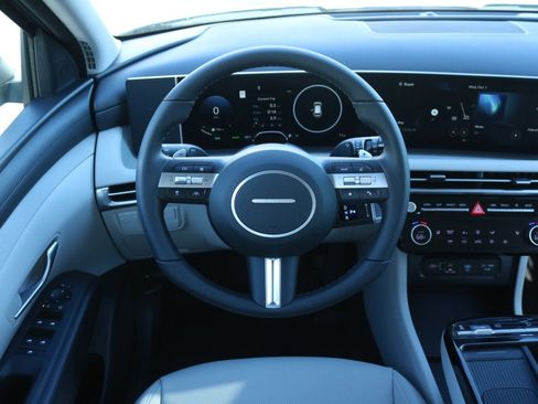 New 2025 Hyundai Tucson SEL image 17