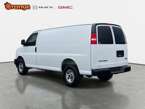 Used 2025 GMC Savana 2500 w/ Driver Convenience Package RWD image 5