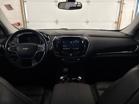 Used 2021 Chevrolet Traverse LT image 16