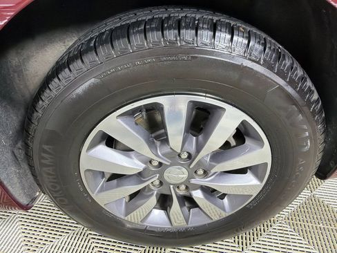 Used 2019 Chrysler Pacifica Touring-L FWD image 18