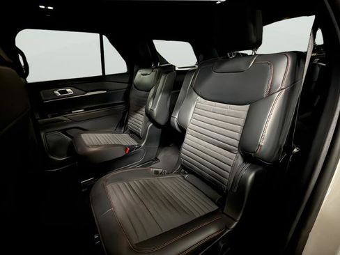 New 2026 Ford Explorer ST-Line image 24