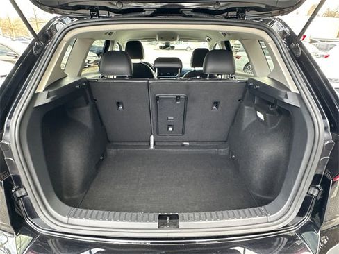 Used 2024 Volkswagen Taos SE image 18