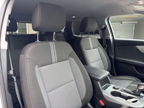 Used 2025 Chevrolet Blazer LT FWD image 16