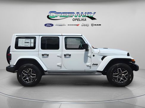 New 2025 Jeep Wrangler Sahara image 8