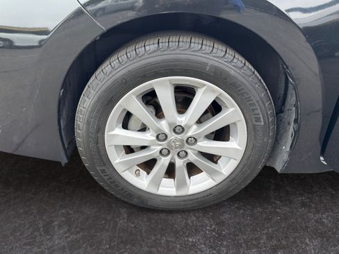 Used 2019 Toyota Corolla SE w/ Carpet Mat Package (TMS) FWD image 14