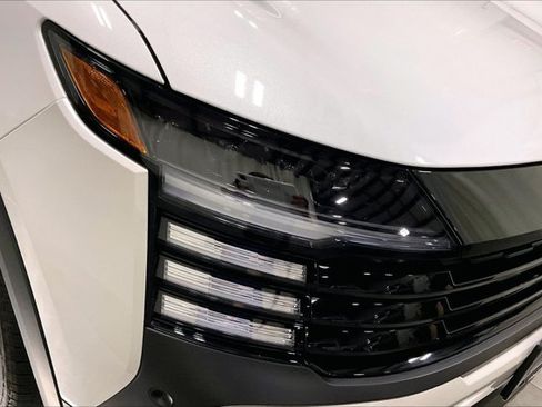 Used 2025 Nissan Kicks SR AWD/4WD image 28