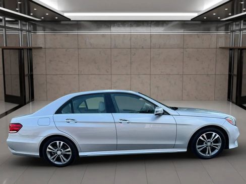 Used 2016 Mercedes-Benz E 350 Sedan w/ Premium Package image 7