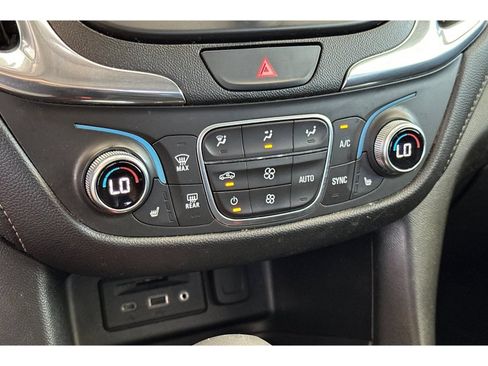 Used 2020 Chevrolet Equinox Premier w/ Premier Redline Edition FWD image 20