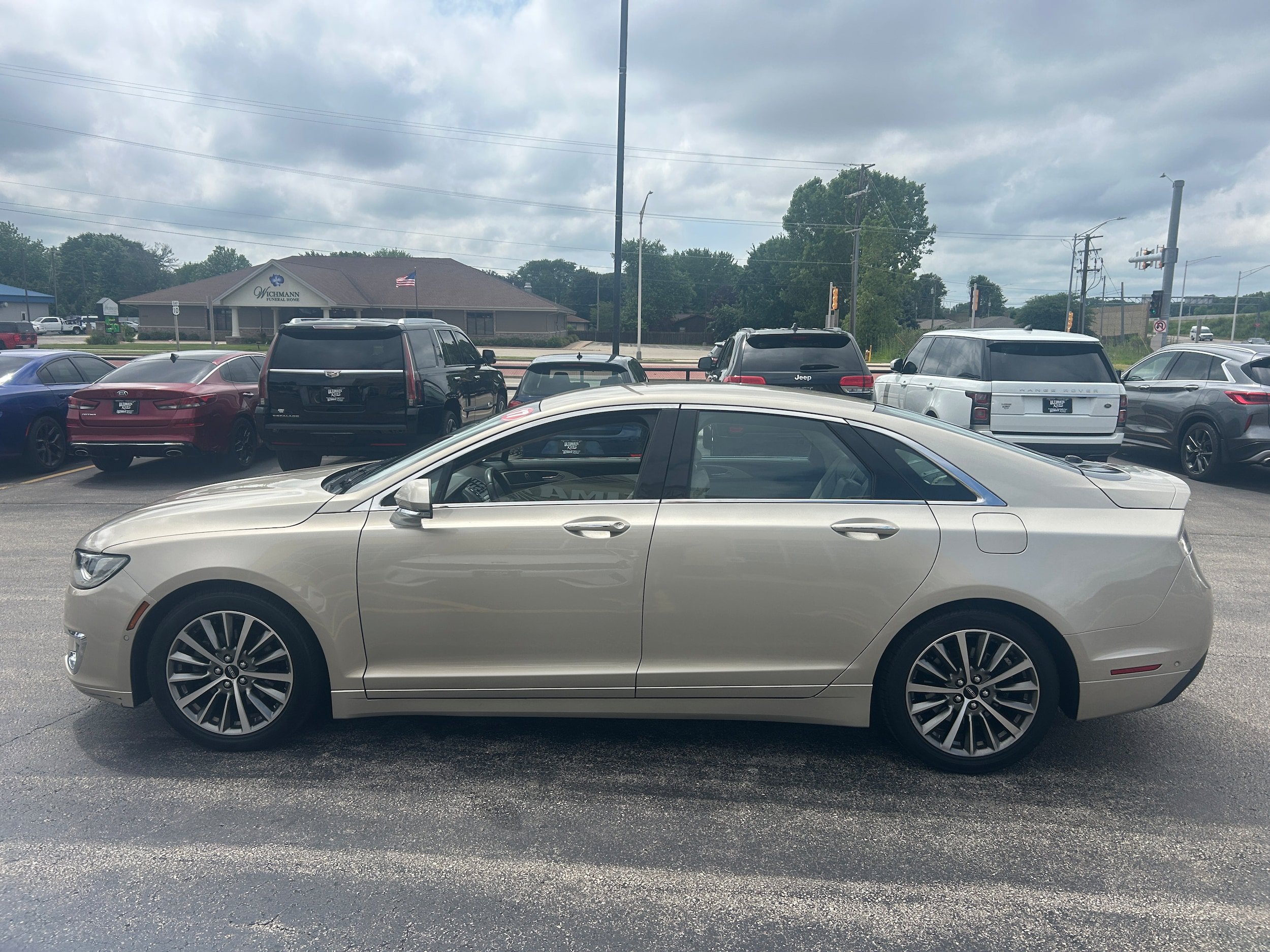 Used 2017 Lincoln MKZ Select FWD image 3