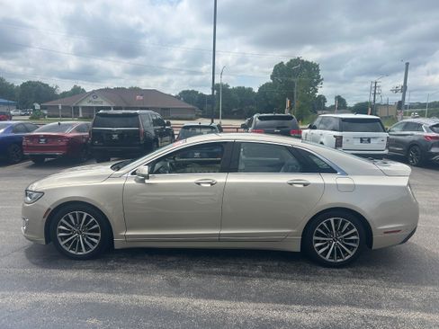 Used 2017 Lincoln MKZ Select w/ Technology Package FWD image 3