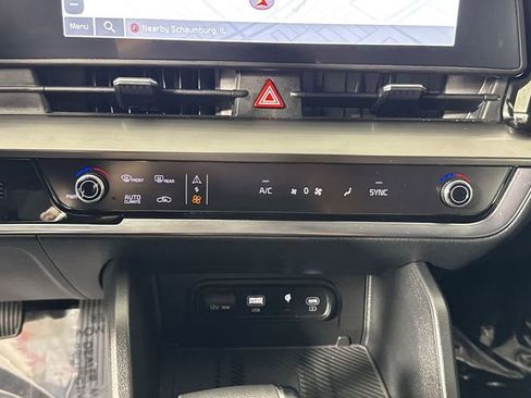 Used 2025 Kia Sportage EX AWD/4WD image 9