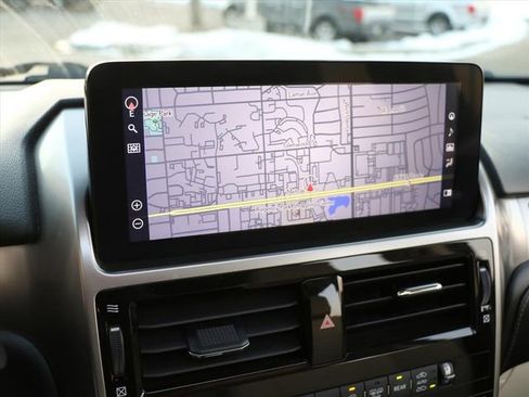 Used 2023 Lexus GX 460 Premium w/ Accessory Package image 21