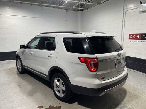 Used 2016 Ford Explorer XLT w/ Equipment Group 201A AWD/4WD image 4