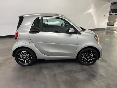 Used 2019 smart fortwo electric drive RWD image 7