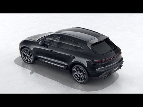 Certified 2025 Porsche Macan image 34