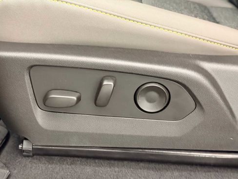 Used 2024 Chevrolet Colorado ZR2 w/ Technology Package image 17