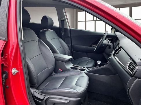 Used 2018 Kia Niro EX w/ EX Premium Package image 29