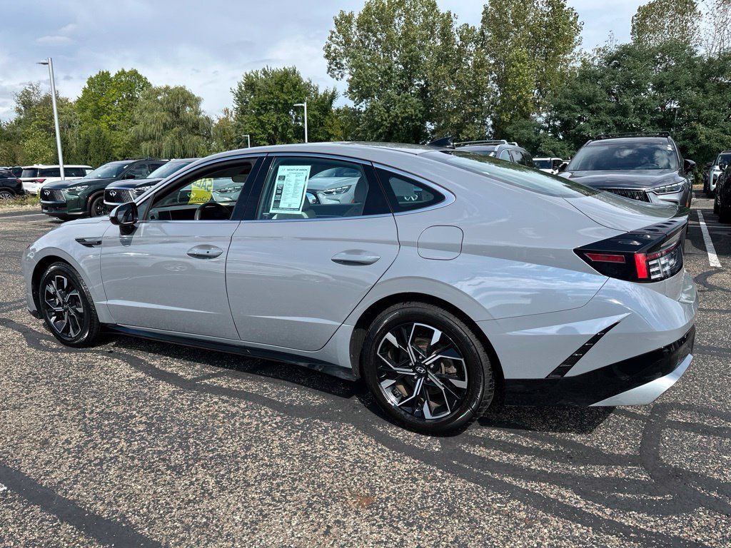 Used 2024 Hyundai Sonata SEL FWD image 9