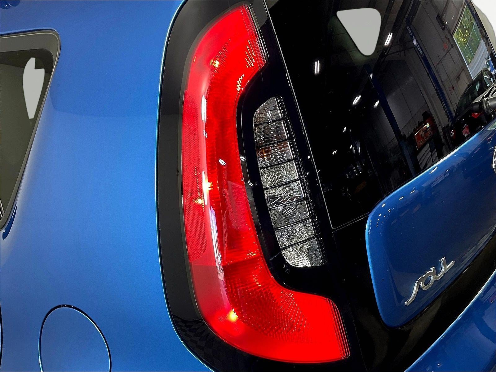 Used 2019 Kia Soul + FWD image 23