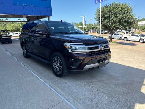 Used 2024 Ford Expedition Max XLT AWD/4WD image 2