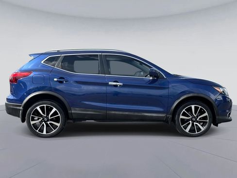 Used 2018 Nissan Rogue Sport SL w/ SL Premium Package FWD image 2