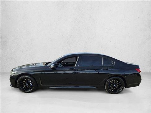 Used 2020 BMW 750i xDrive w/ Executive Package image 8