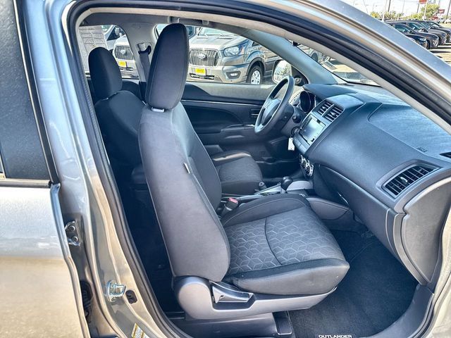 Used 2025 Mitsubishi Outlander Sport ES AWD/4WD image 23