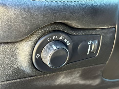 Used 2023 Dodge Durango SXT Launch Edition image 22